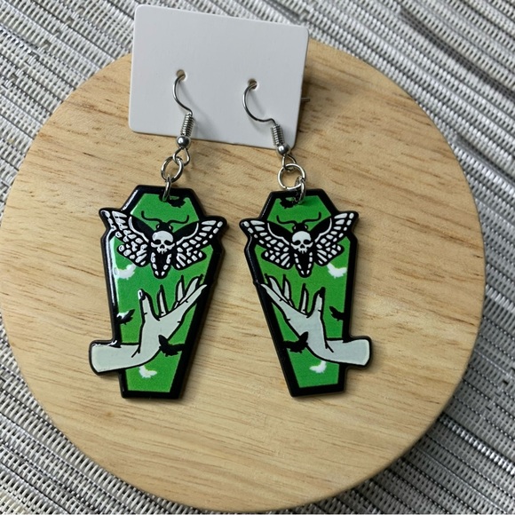 Kopen Australia - Skull Moth Coffin Green Acrylic Earrings Punk Emo a Halloween - Picture 3 of 9